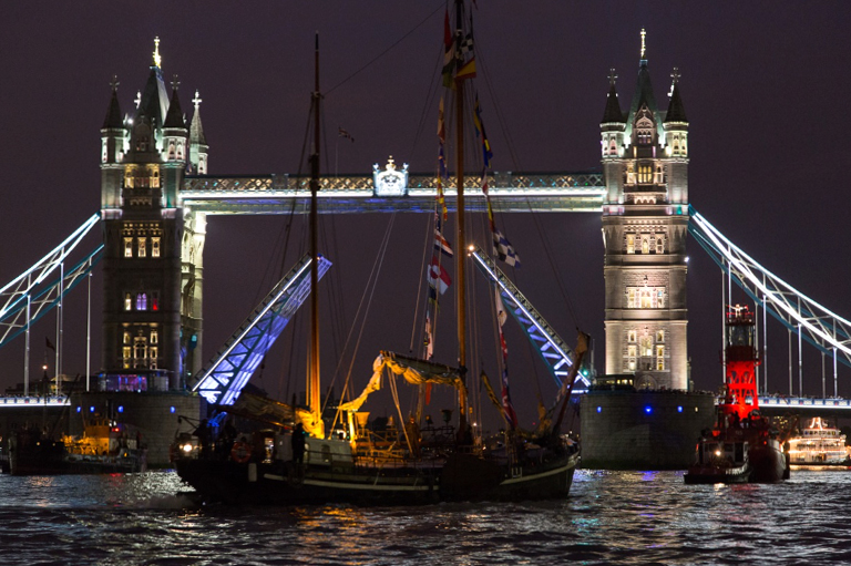 1513: A ships opera